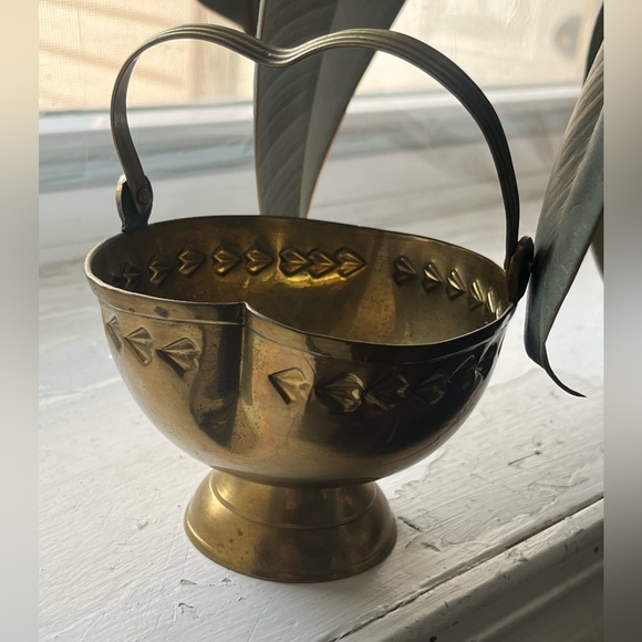 Vintage Heart Shape Gold Solid Brass Basket with Handle - Picture 6 of 8